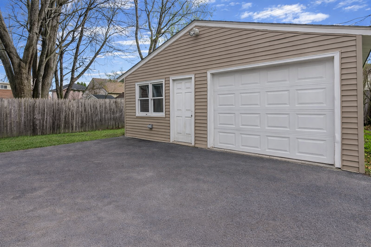 1498 Selby Ave - Photo 3 of 12