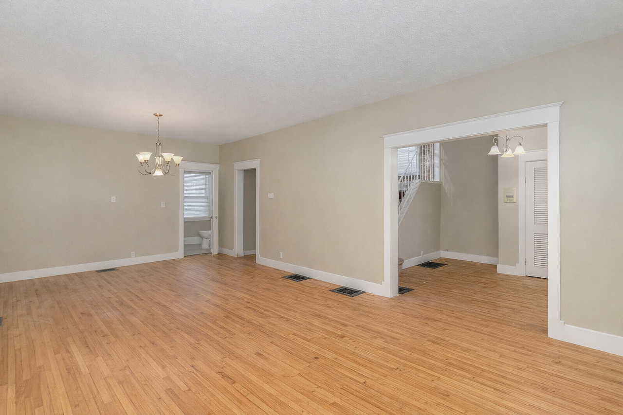 1498 Selby Ave - Photo 5 of 12