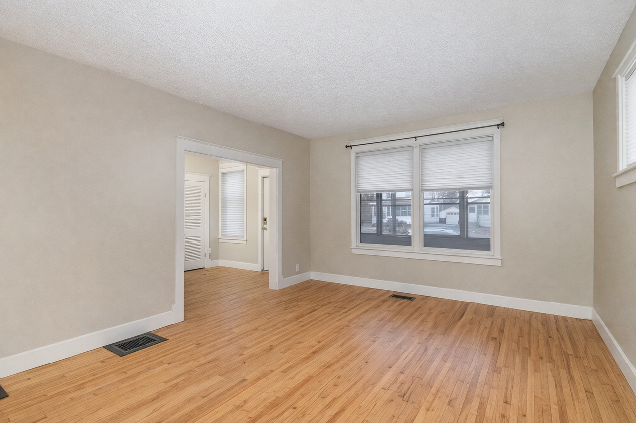 1498 Selby Ave - Photo 6 of 12