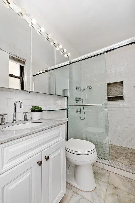 E 69th St #4B - Photo 6 of 9