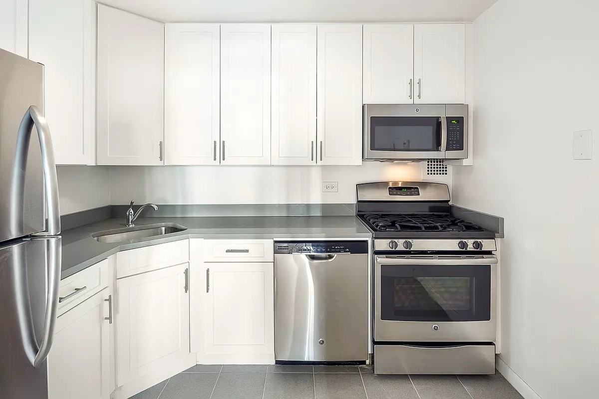 2 S End Ave #9D - Photo 2 of 6