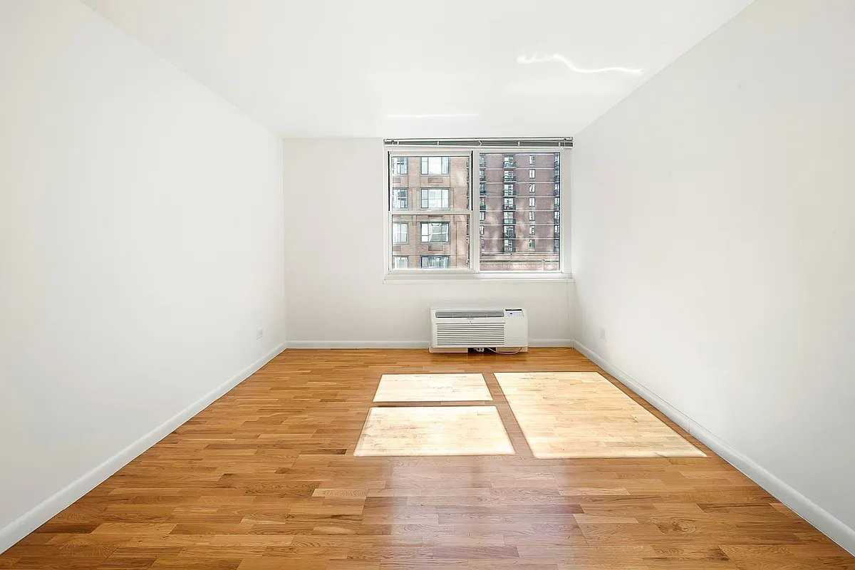 2 S End Ave #9D - Photo 4 of 6