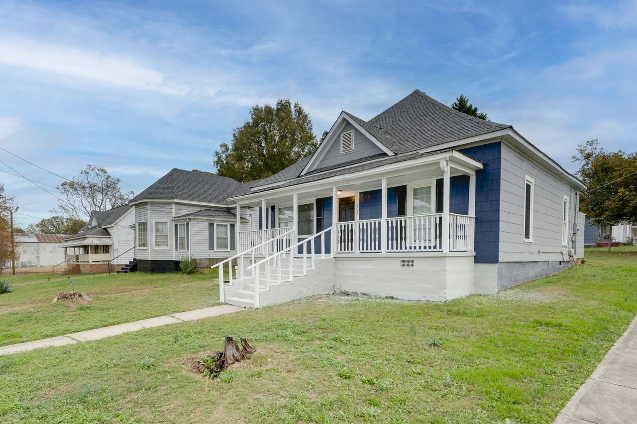 501 E Franklin St #1 - Photo 2 of 12