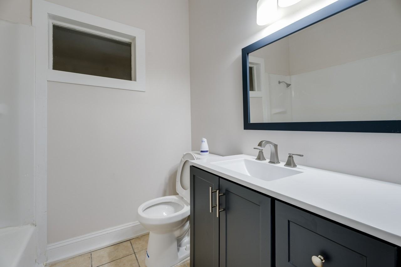 501 E Franklin St #1 - Photo 5 of 12