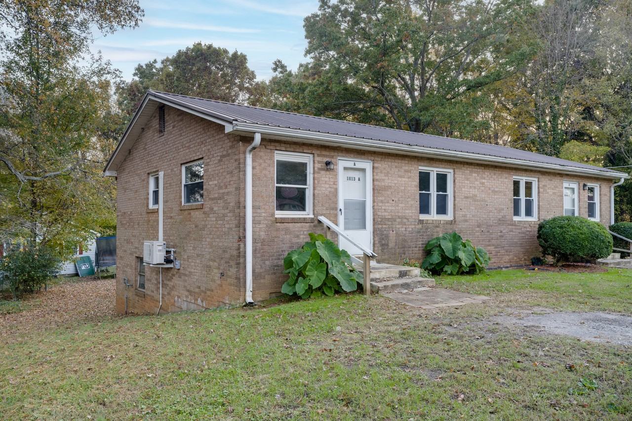 1813 Younger Ave #B - Photo 3 of 13