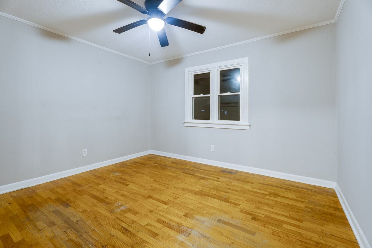 1813 Younger Ave #B - Photo 7 of 13