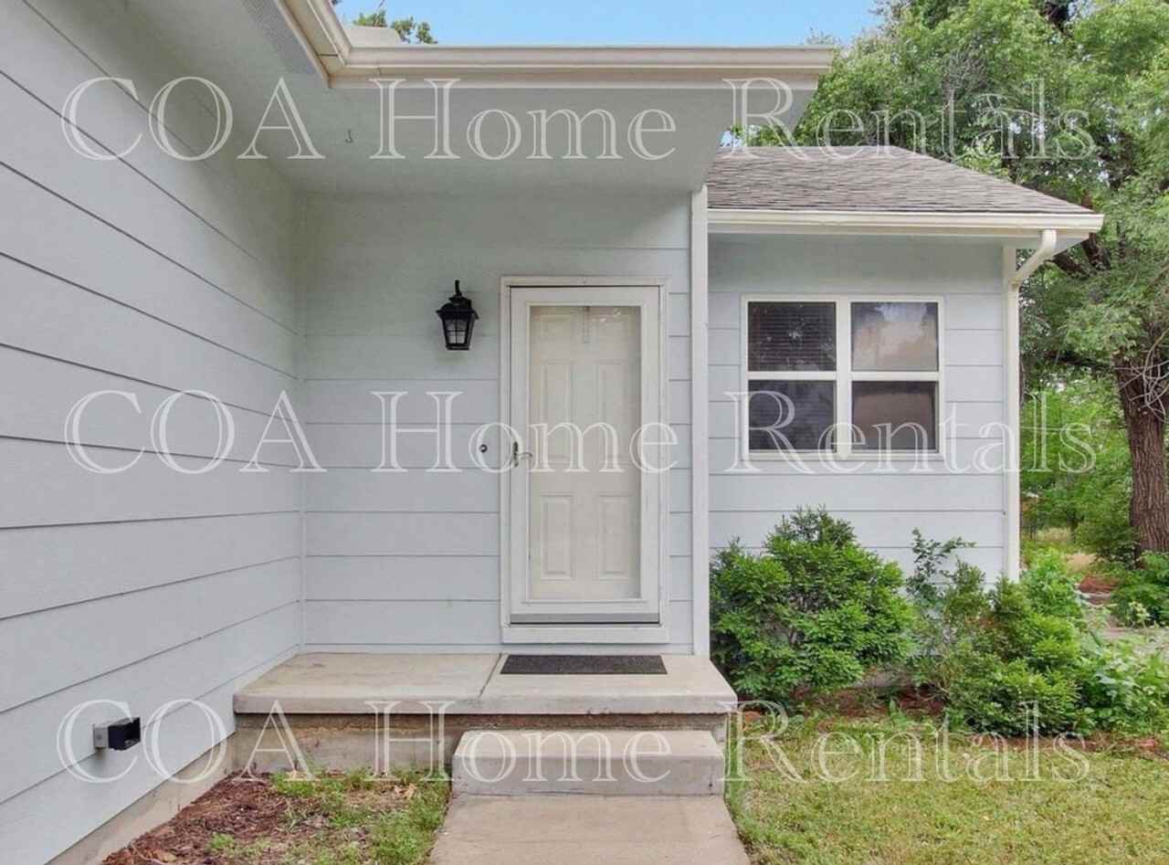 503 W Hendryx St - Photo 2 of 18