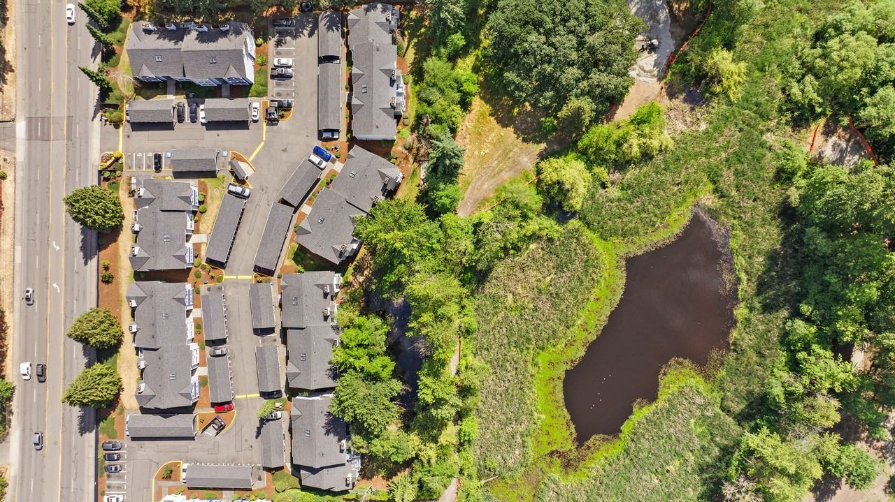 Crown Pointe Apartments - Photo 4 of 27