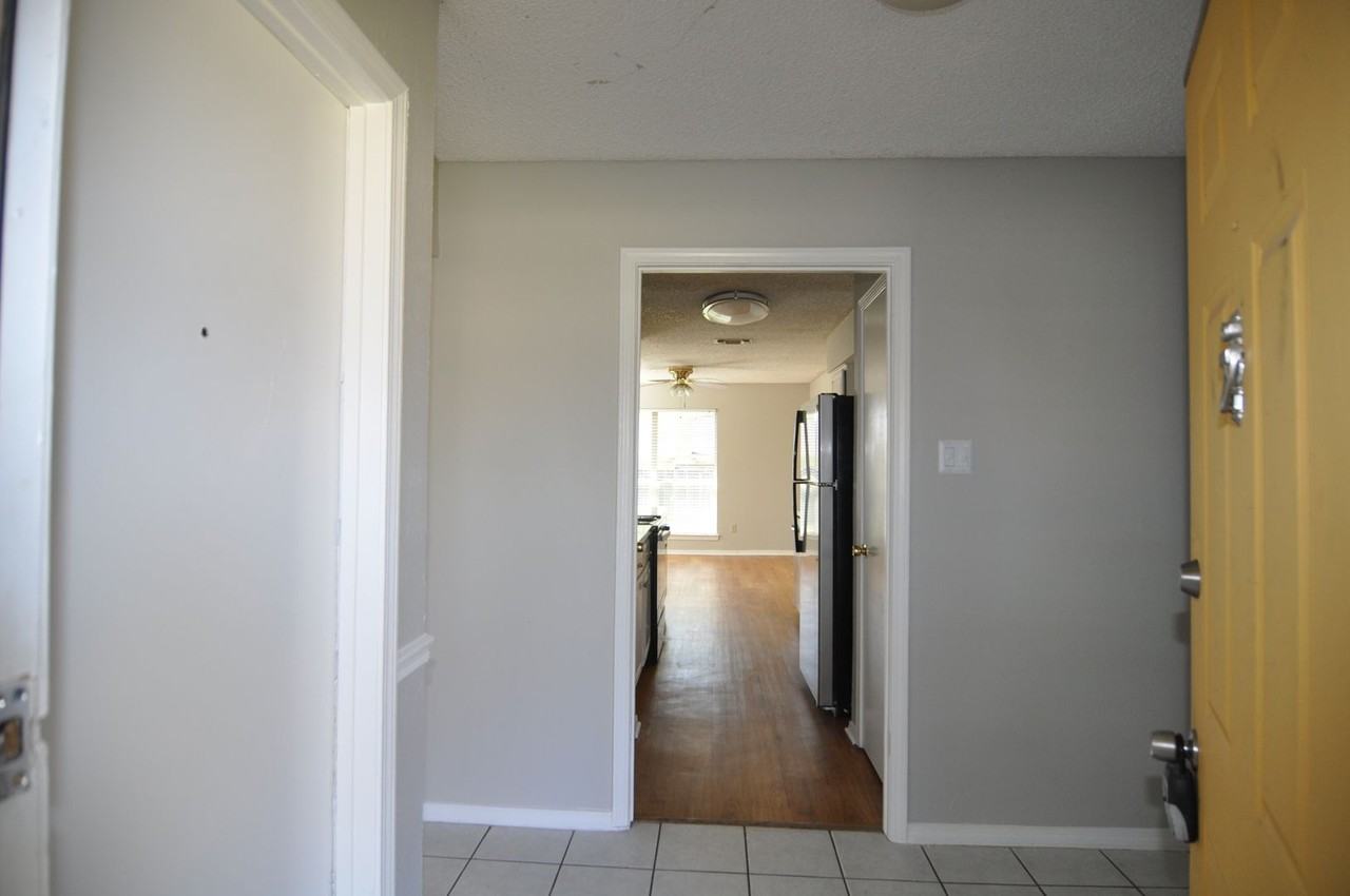 616 Mountain Laurel Ln - Photo 4 of 39