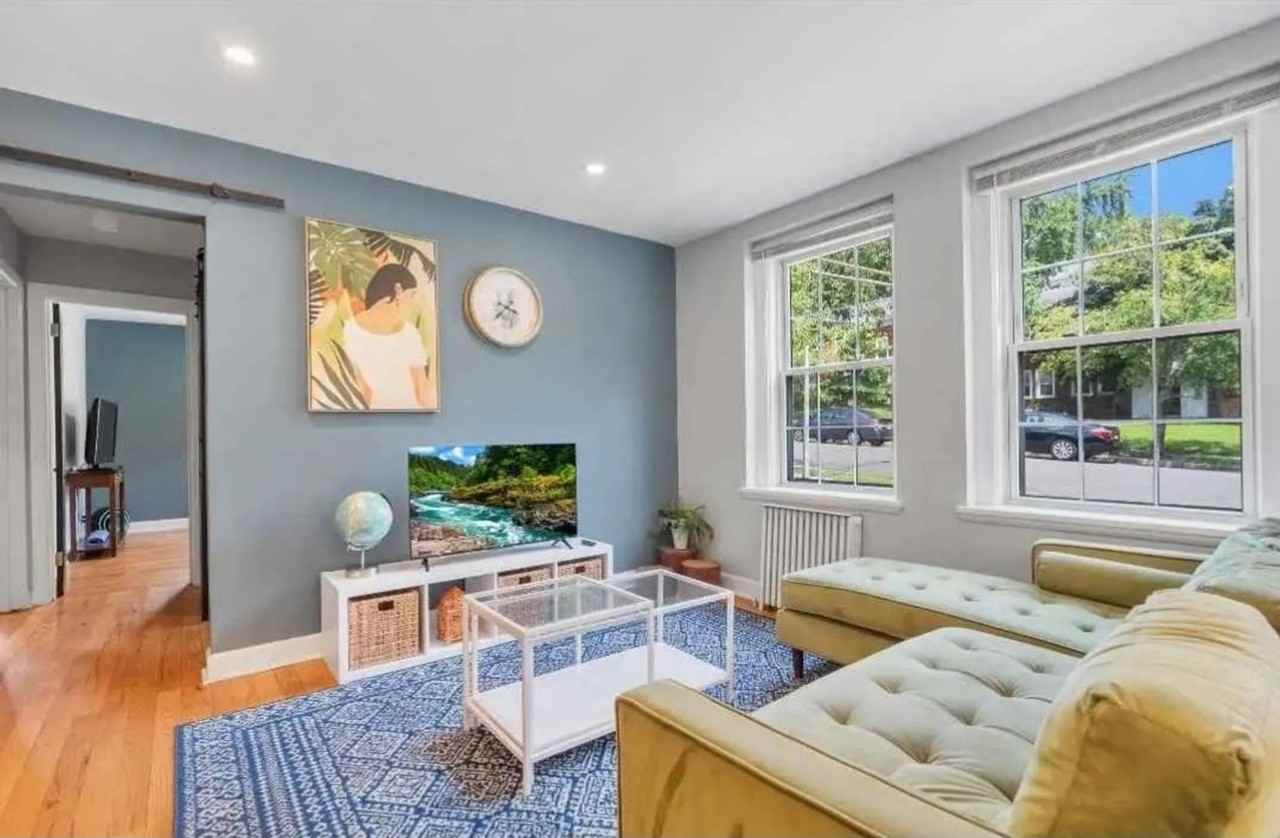 2716 29th St Se - Photo 2 of 10