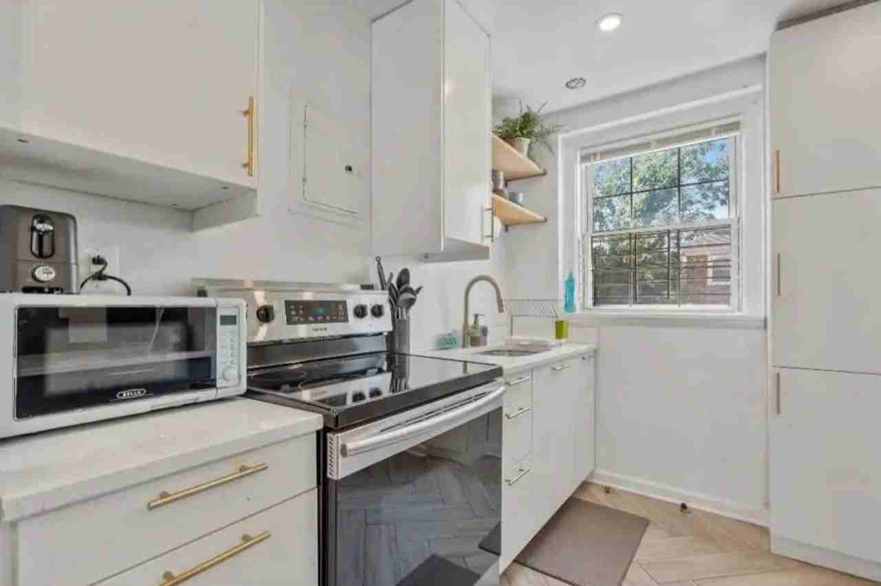 2716 29th St Se - Photo 3 of 10