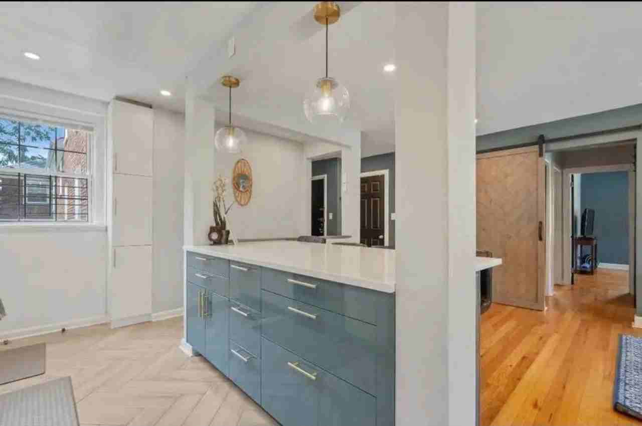 2716 29th St Se - Photo 4 of 10