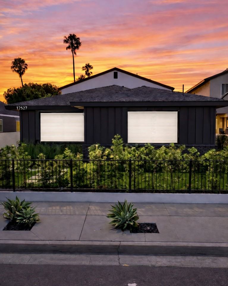 12527 Cranbrook Ave #4