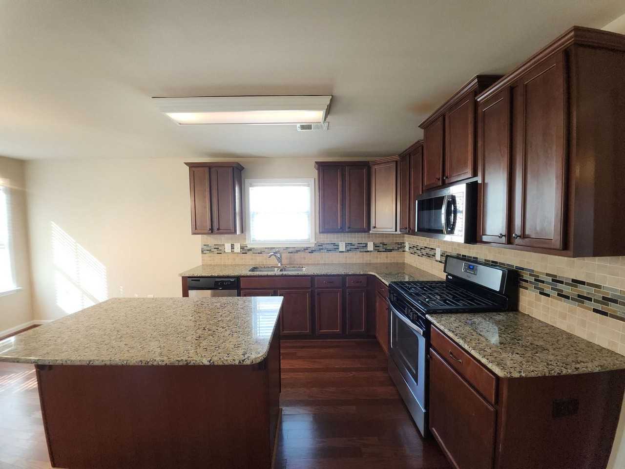 65 Griggs St Sw - Photo 3 of 18