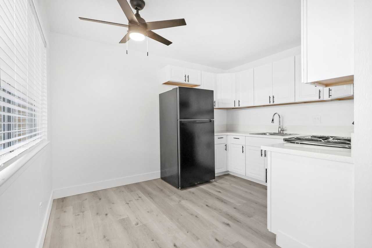 SHELFIELD APARTMENTS - Photo 4 of 24