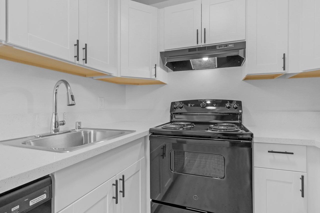 SHELFIELD APARTMENTS - Photo 7 of 14