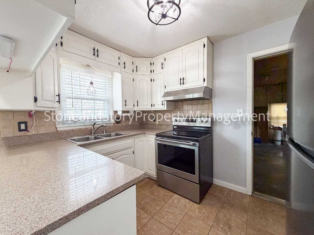 3125 Sw Mulvane St - Photo 7 of 27