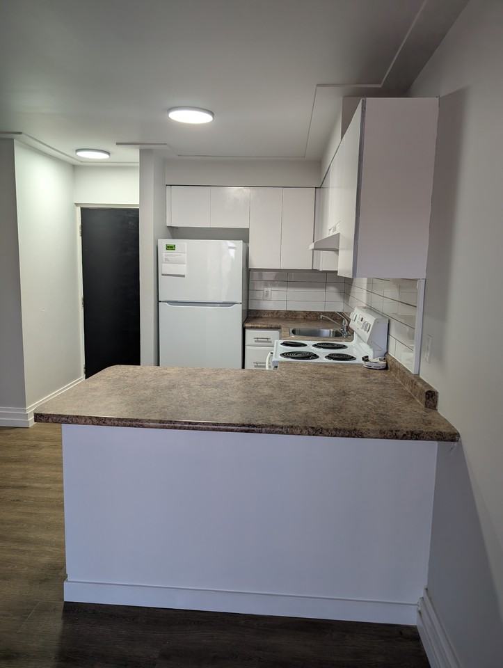 3591 Sandwich St #301