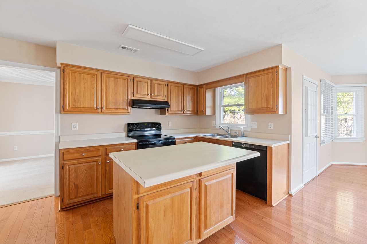 1073 Heatherwood Dr #1 - Photo 2 of 15