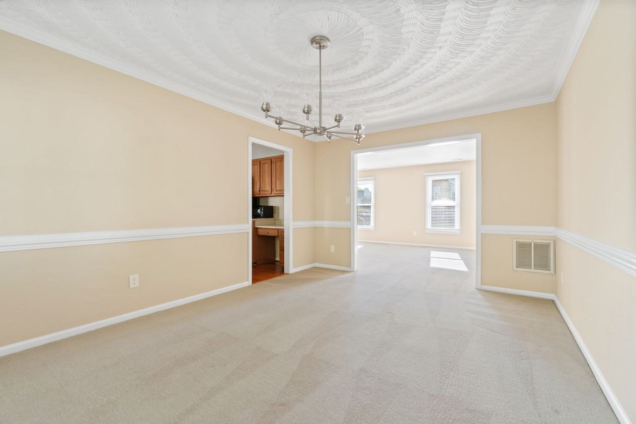 1073 Heatherwood Dr #1 - Photo 4 of 15