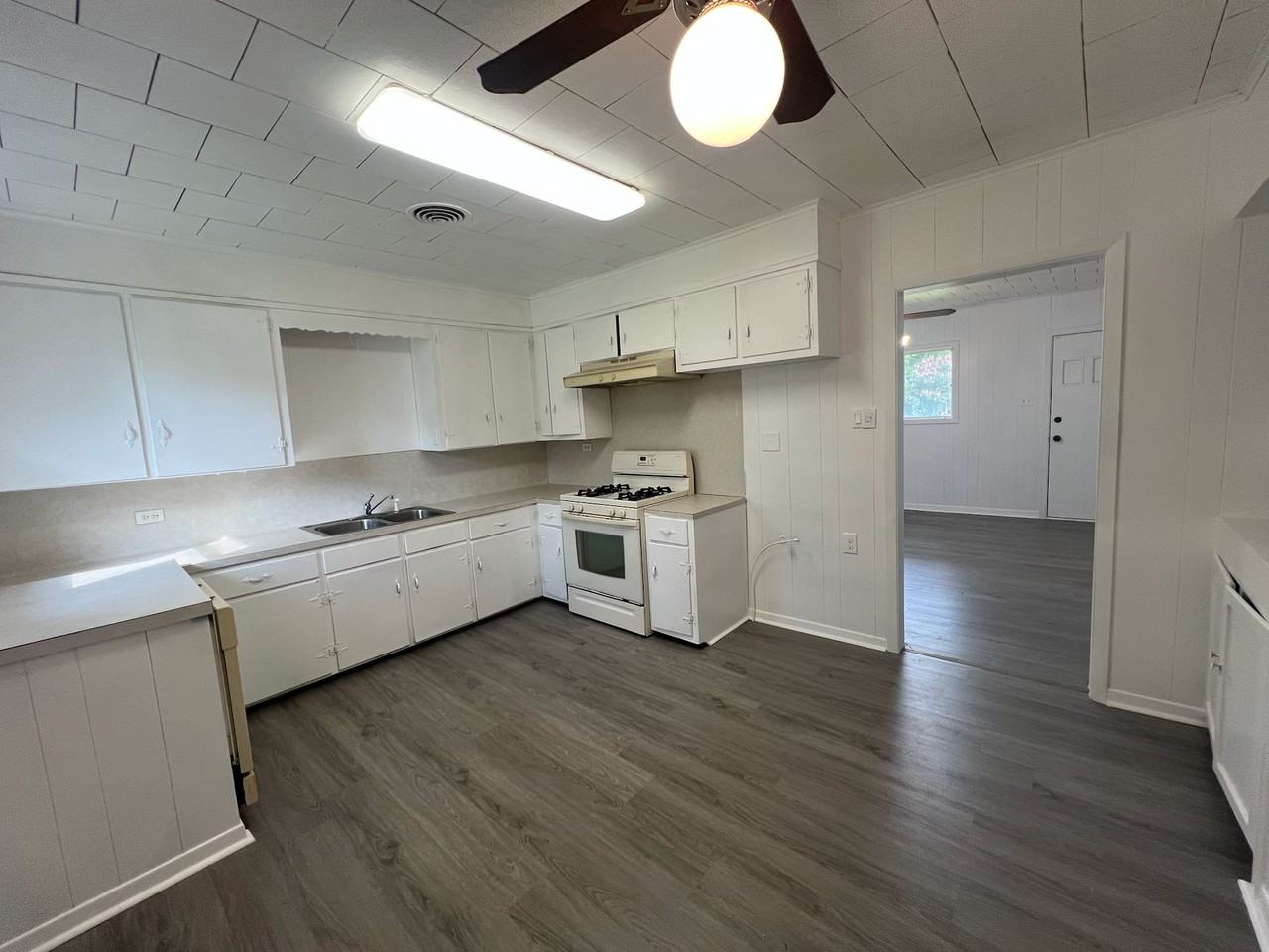 5985 Smith St #1 - Photo 2 of 15