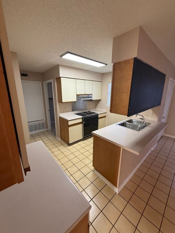 4108 Bill Owens Pkwy - Photo 2 of 14