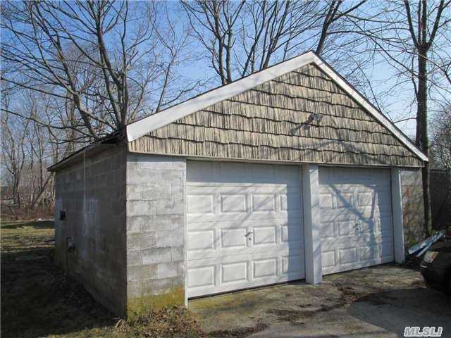 376 Montauk Hwy - Photo 2 of 6