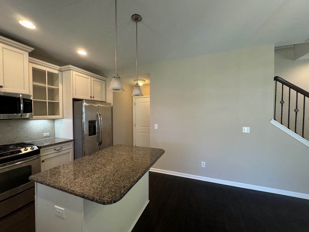 5443 Overland Trl #1 - Photo 4 of 32