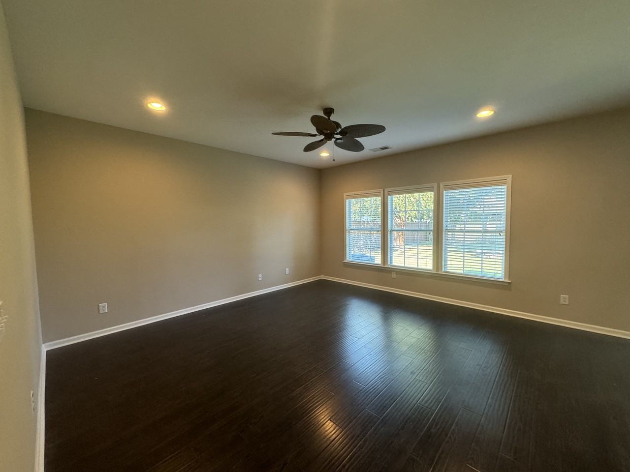 5443 Overland Trl #1 - Photo 5 of 32