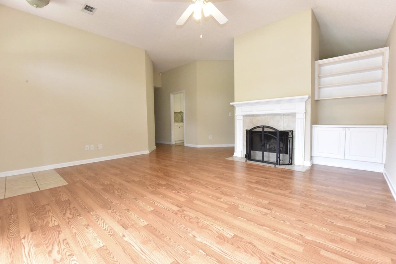 1754 Post Oak Ct #NA - Photo 3 of 17