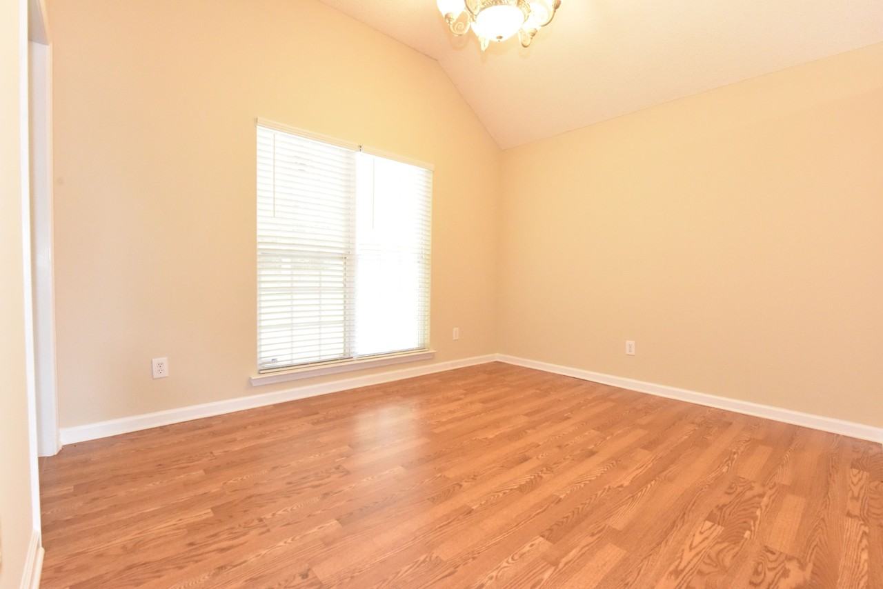 1754 Post Oak Ct #NA - Photo 6 of 17