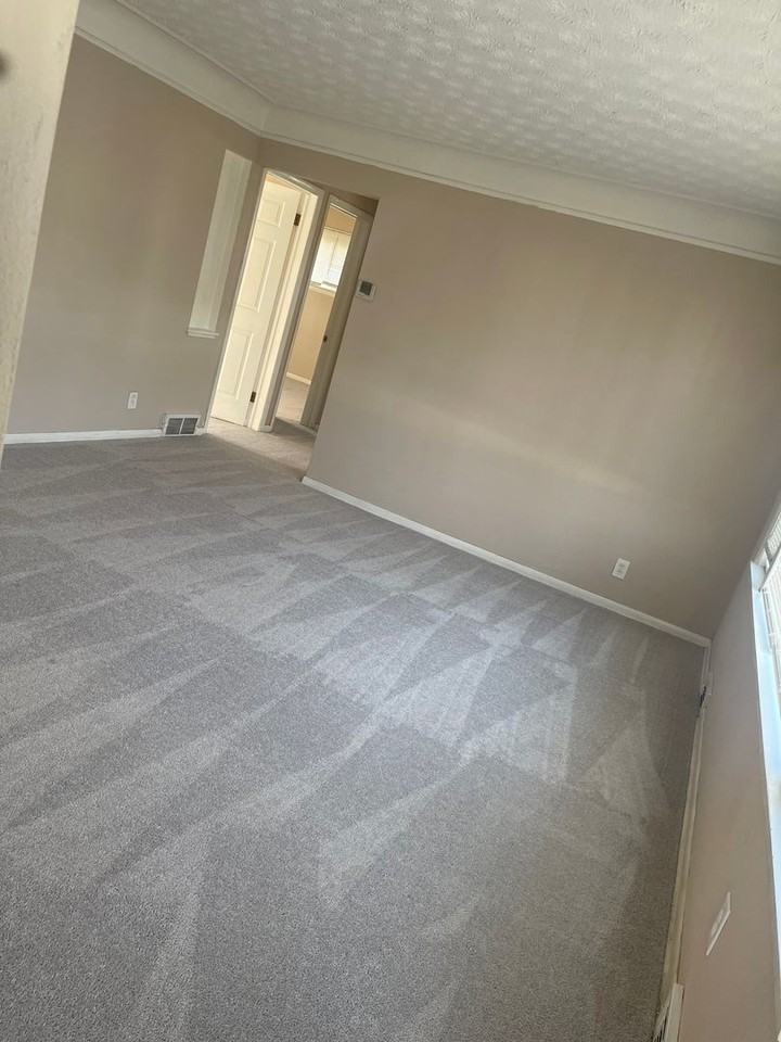 20751 Bowling Green Rd - Photo 4 of 11