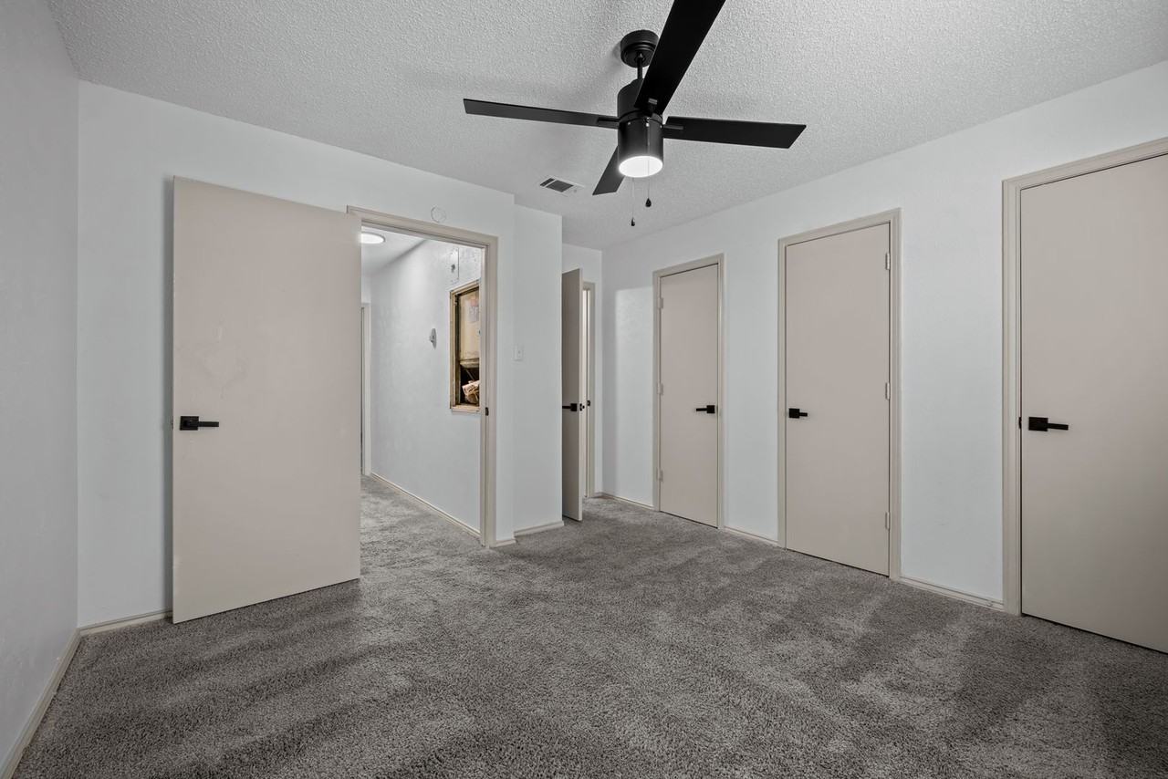 Little Creek Apartments – Your Ideal Home in Cedar Hill, TX! - Photo 3 of 22