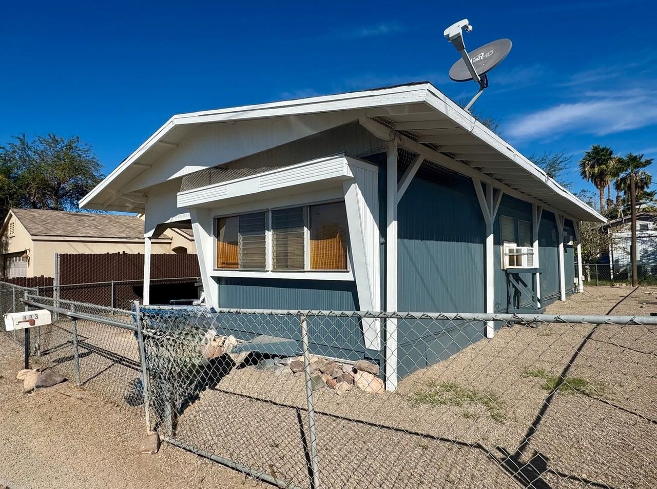 773 Riverview Dr - Photo 2 of 22