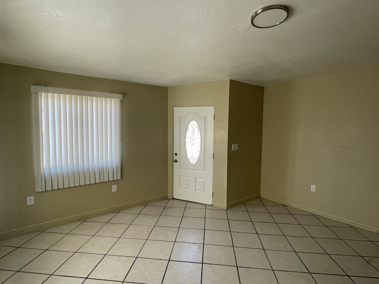 1701 E Harvard St #1TH - Photo 2 of 10