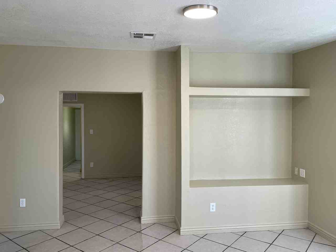 1701 E Harvard St #1TH - Photo 5 of 10