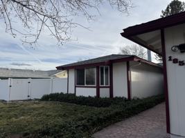 featured image of 1855 King Edward Dr #1