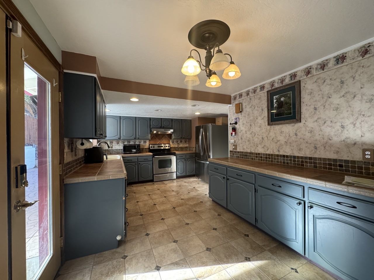 1855 King Edward Dr #1 - Photo 7 of 48