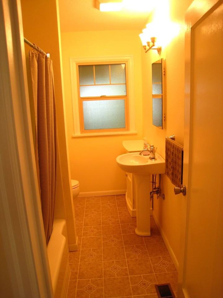 1730 Summer St Se - Photo 7 of 8