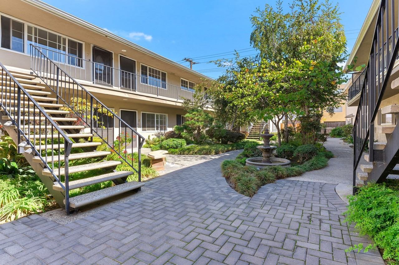 246 Coronado Avenue - Photo 3 of 9