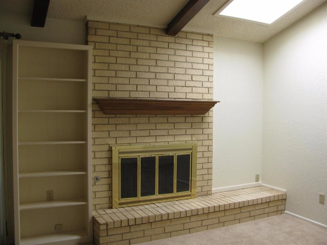 8207 Knoxville Dr - Photo 2 of 10