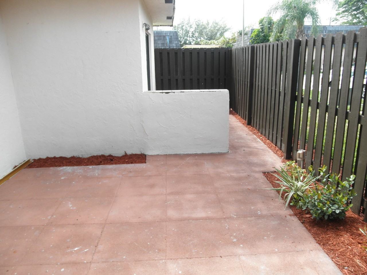 1002 Waterview Dr - Photo 3 of 14