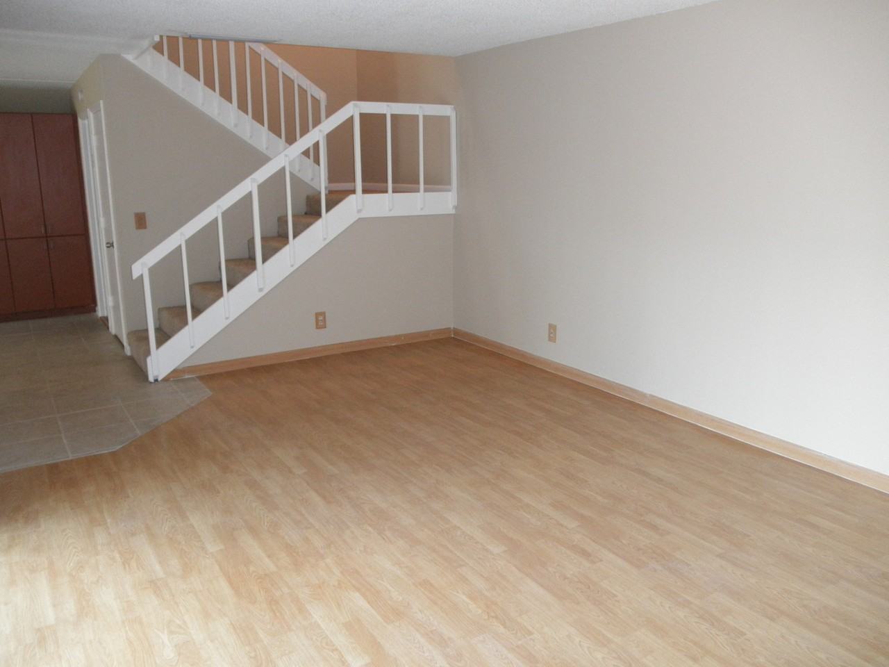 1002 Waterview Dr - Photo 5 of 14