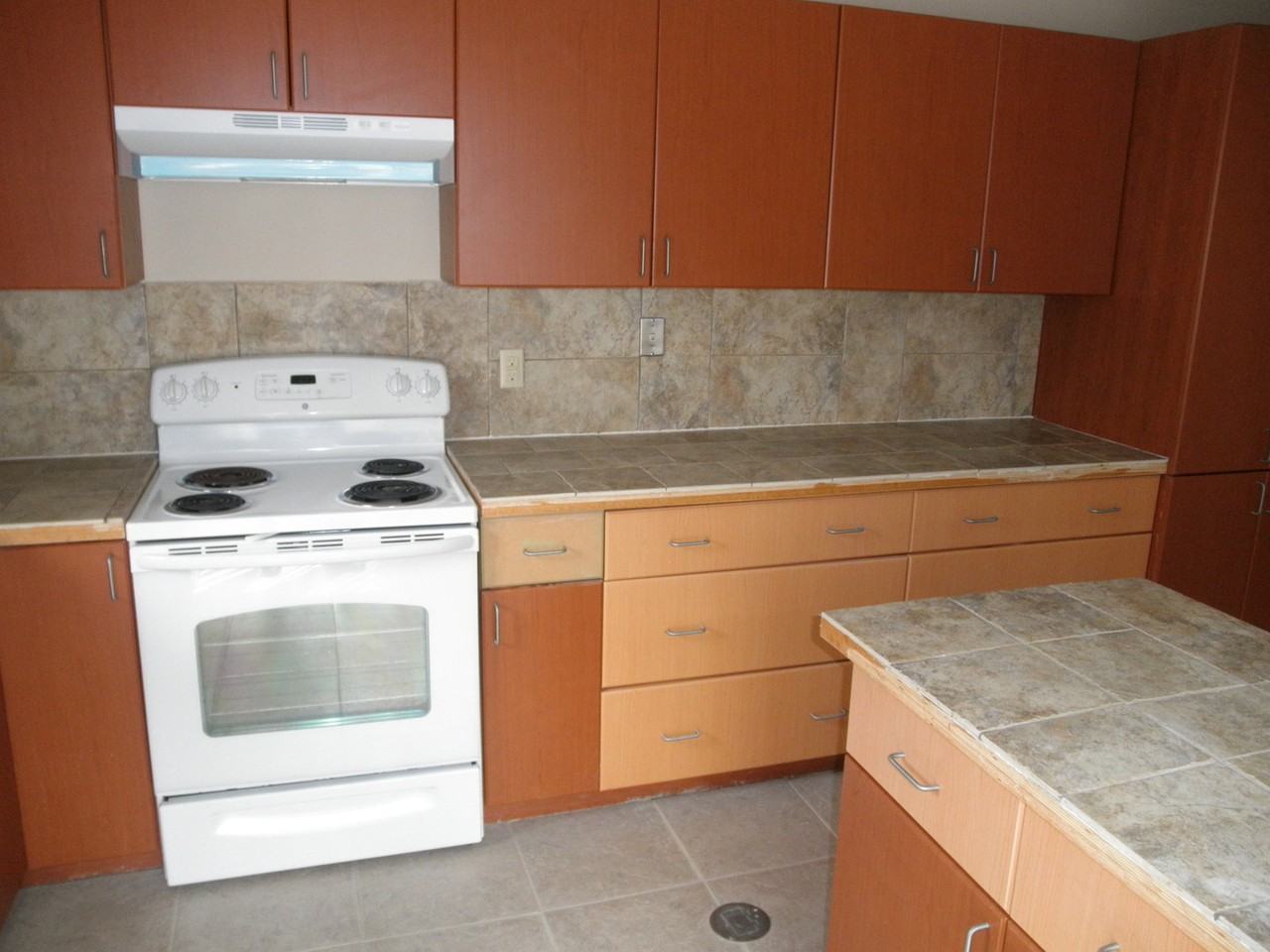 1002 Waterview Dr - Photo 7 of 14