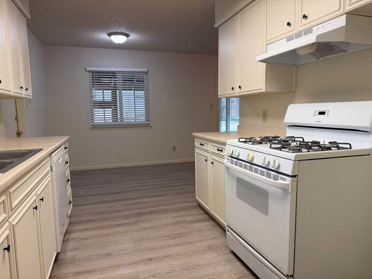 5745 Hesper Way - Photo 3 of 25