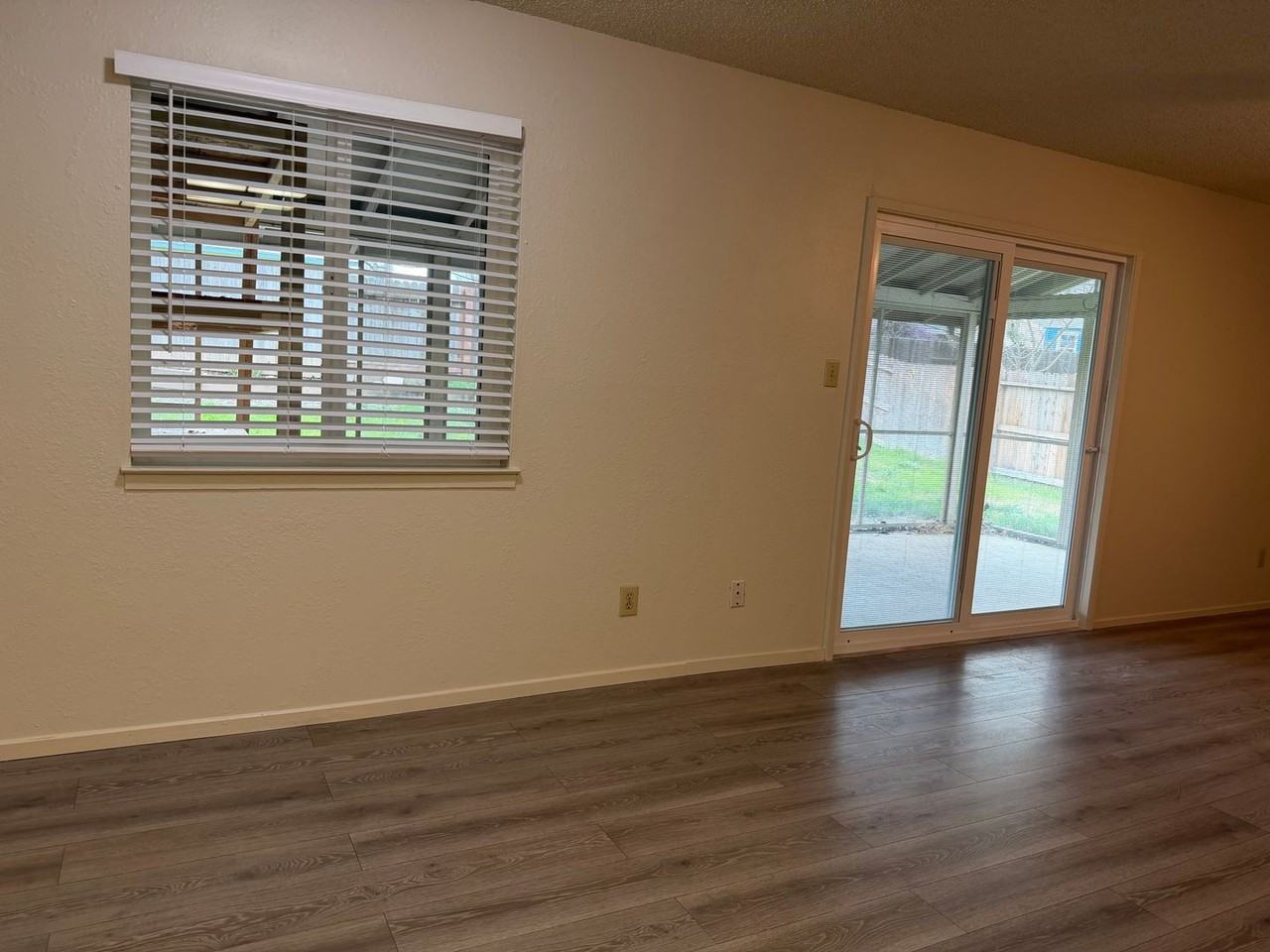 5745 Hesper Way - Photo 4 of 25