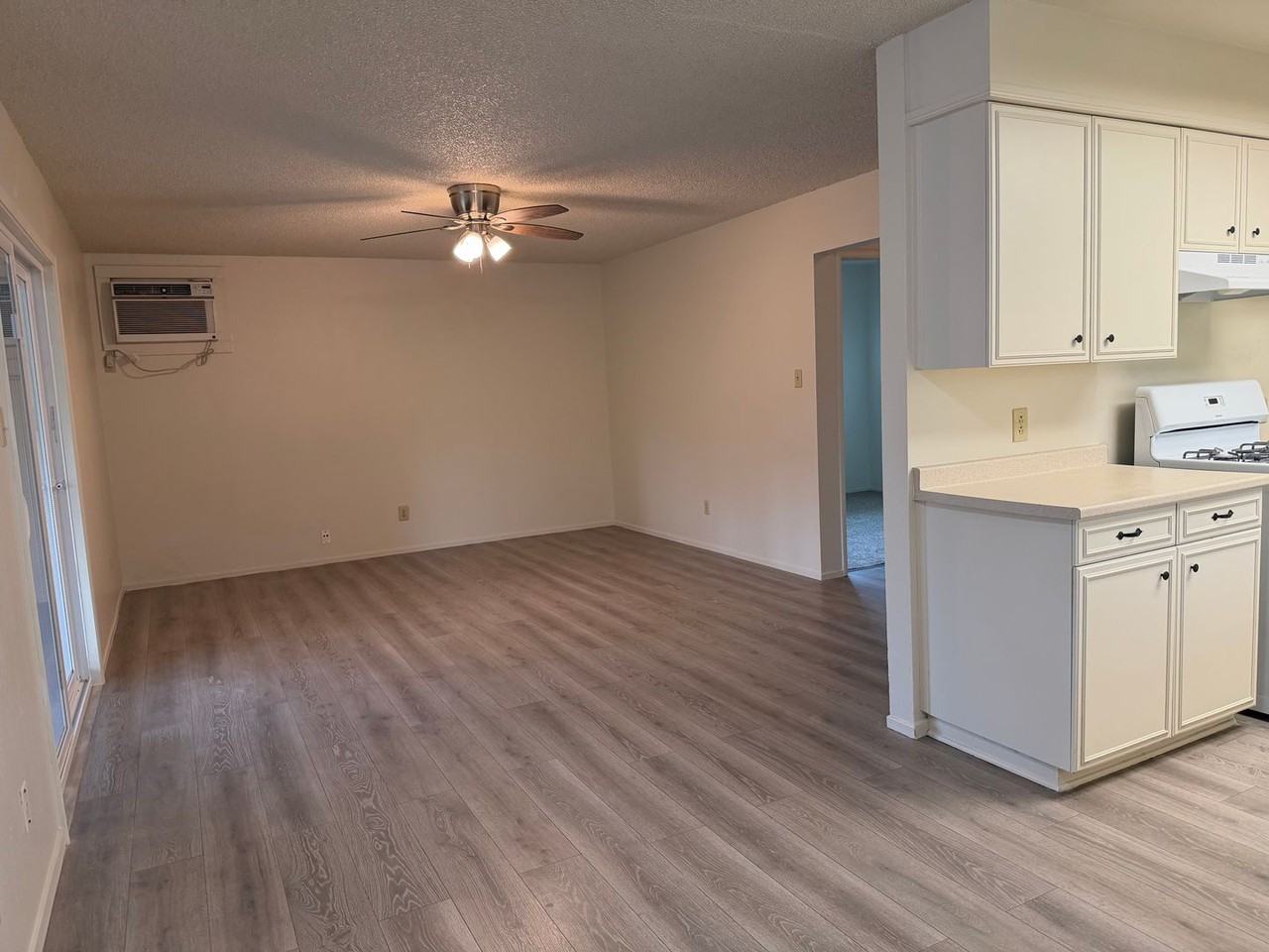 5745 Hesper Way - Photo 6 of 25