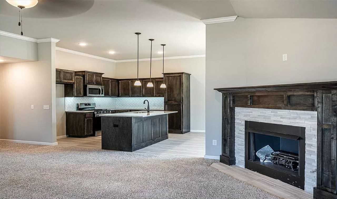 9620 Ashford Dr - Photo 4 of 27