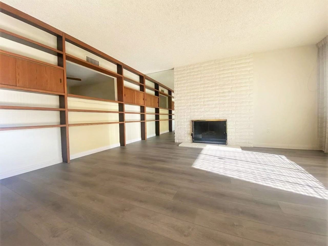 220 Eagle Nest Dr - Photo 2 of 12