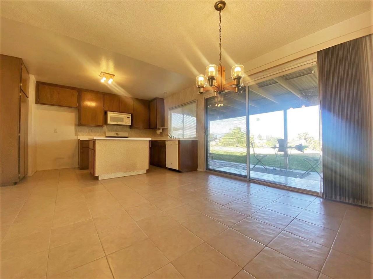 220 Eagle Nest Dr - Photo 3 of 12